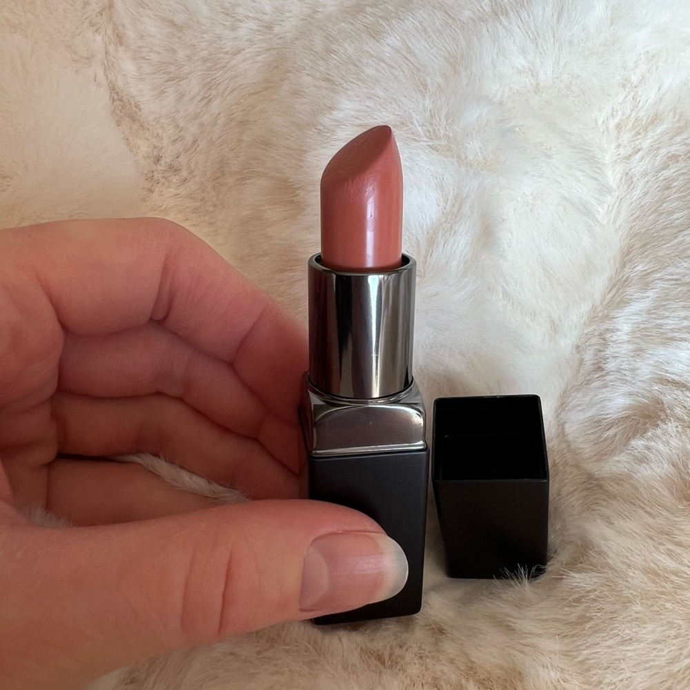 Smashbox Be Legendary Lipstick in shade Famous